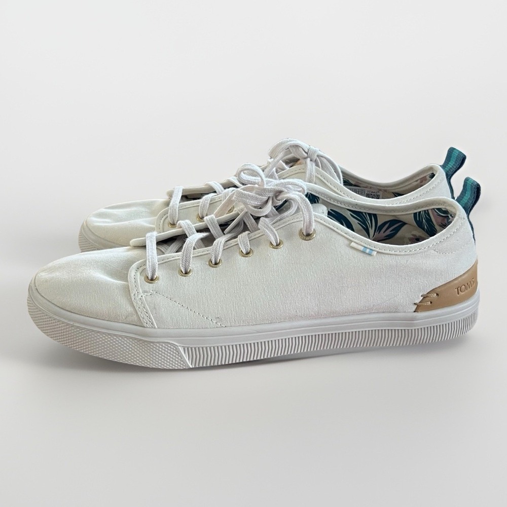 Toms Travel Lite Low Round Toe Lace Up Sneakers Women's Size 10 Ivory Minimalist